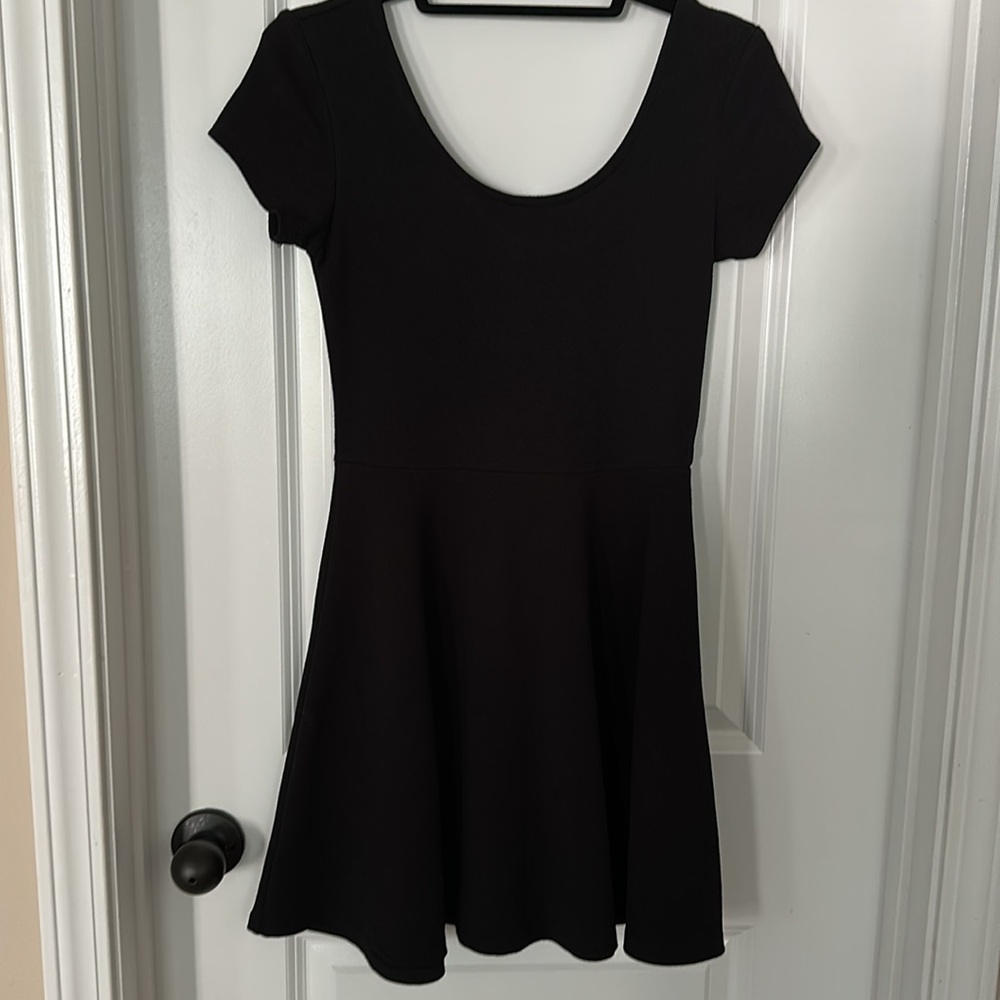 Planet Gold Black Scoop Neck Dress in a Medium in like new condition